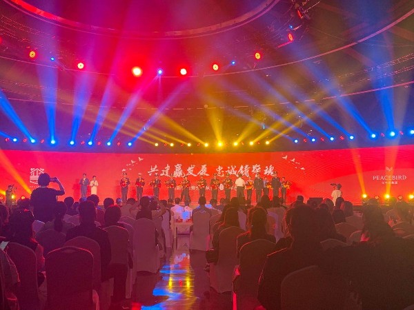 鑫禾舞美告知怎樣才能租到性價(jià)比高的設(shè)備？