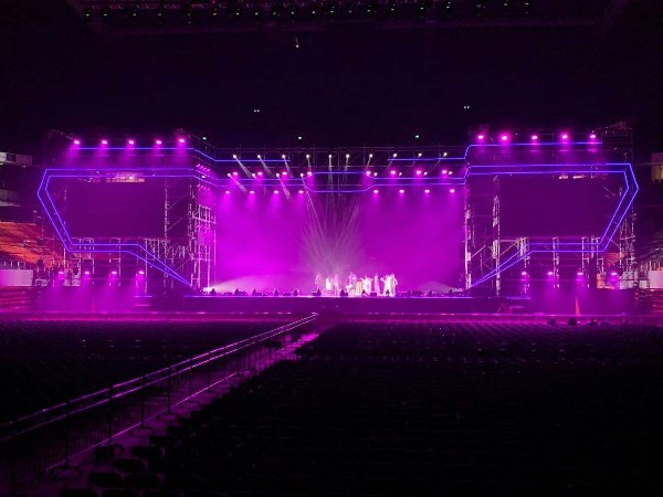 寧波專業(yè)演出燈光租賃舞臺搭建服務(wù)公司推薦給您