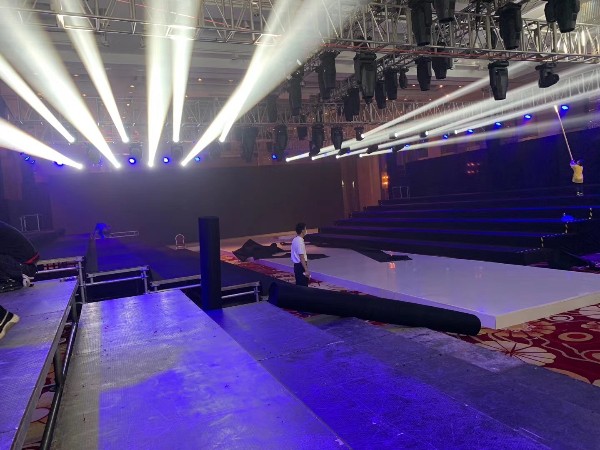 用戶如何合理減少舞臺(tái)設(shè)備租賃的成本？