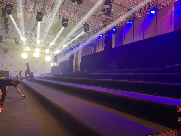 專業(yè)時(shí)裝走秀雷亞架看臺租賃哪家好