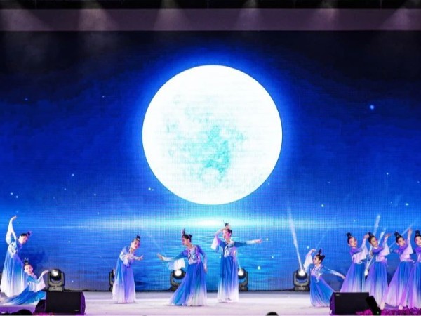 2023萬豐中秋晚會絢麗呈現，燈光設備租賃服務是哪家？