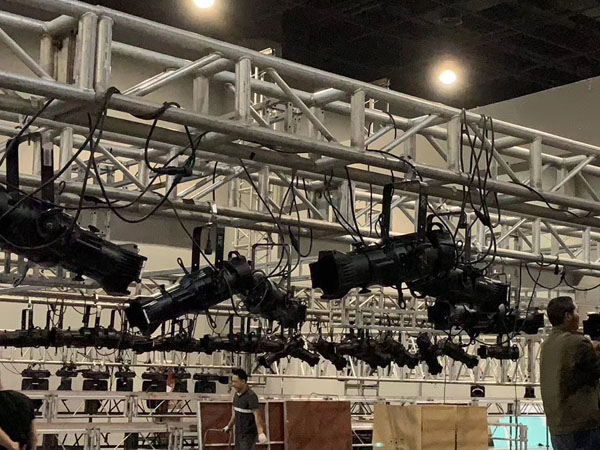 正規(guī)專業(yè)價(jià)實(shí)寧波桁架租賃公司