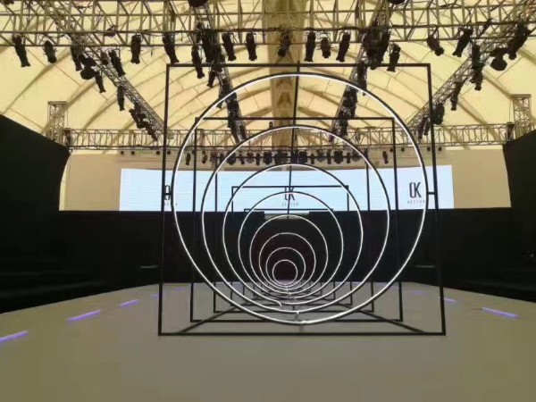 別讓演出音響租賃設(shè)備砸了你的招牌