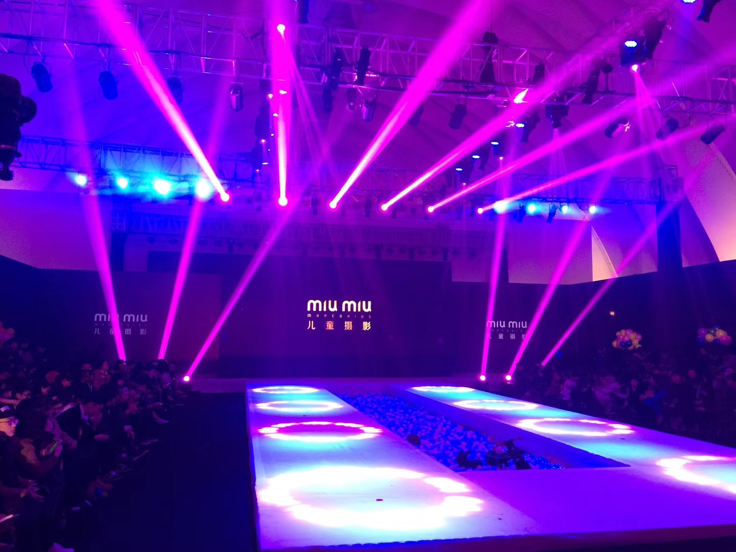 舞臺(tái)搭建服務(wù)合同利害