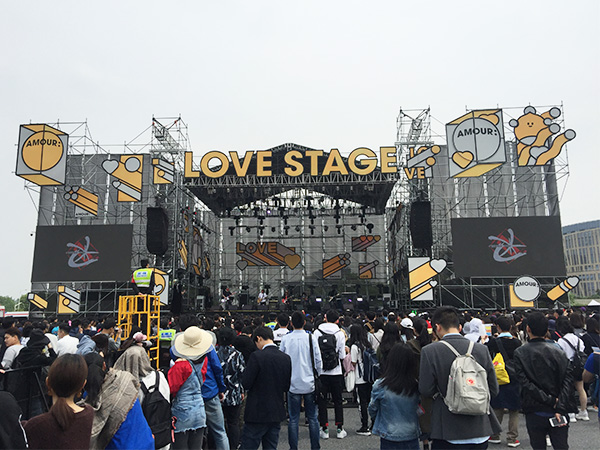 鑫禾舞美提醒您，舞臺燈光音響租賃這方面應該注意？