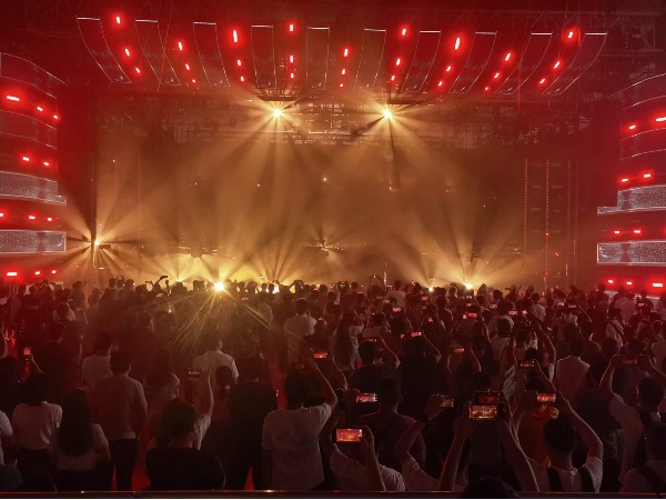 廣州燈光租賃設(shè)備商家挑選小技巧