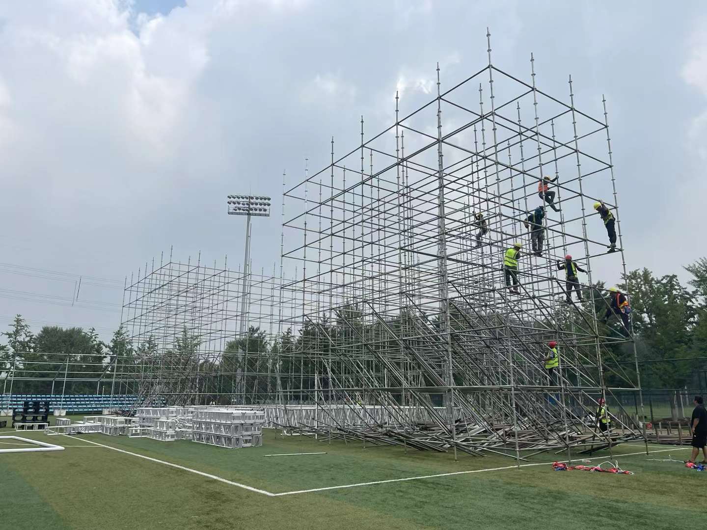 2023演唱會內卷舞臺租賃設備談何而來