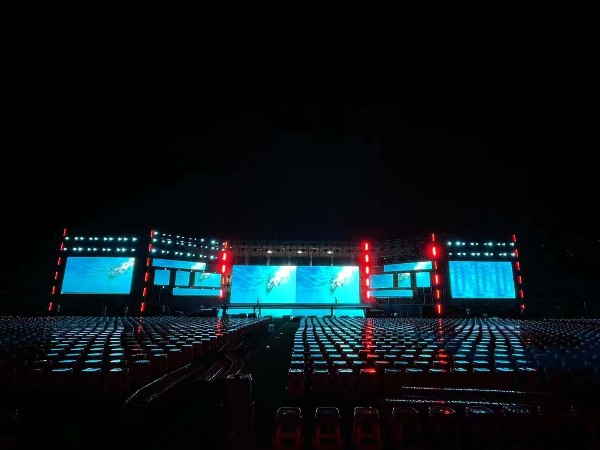 演出舞臺旺季快來看看燈光音響租賃設備價格有沒變吧