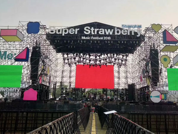 淺談大型戶(hù)外演出防爆欄的重要性