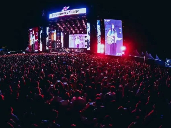 戶外音樂節舞臺設備租賃合作圓滿靠啥