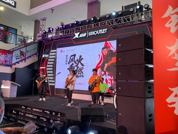 特步&杉井奧萊戰略合作發布會舞臺搭建