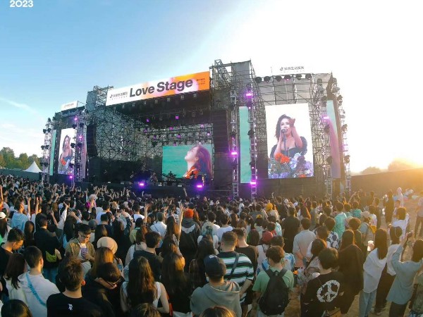 三亞跨年草莓音樂節舞臺燈光租賃搭建服務成功案例